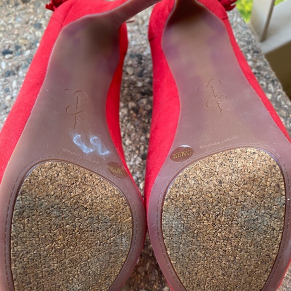 Red high heels - Picture 3 of 5